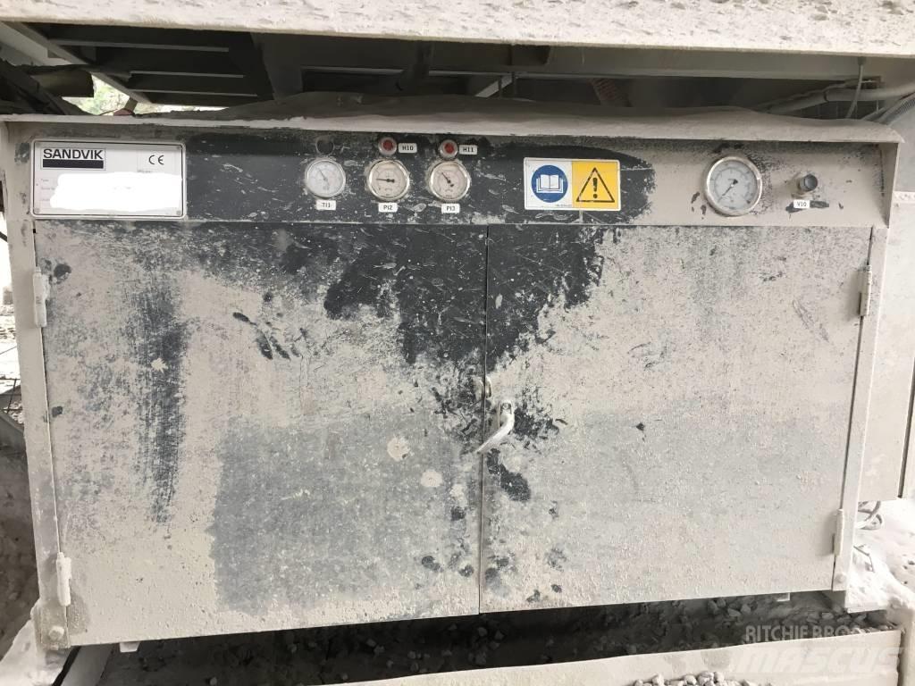 Sandvik CH 440 篩分機