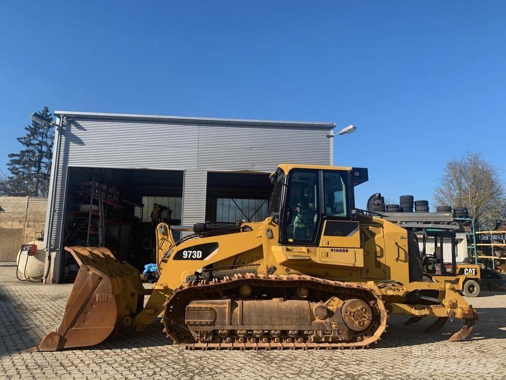 CAT 973 D 推土機
