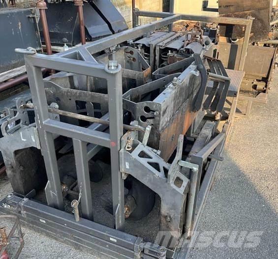 Volvo P 7820D 瀝青攤舖機/鋪路機