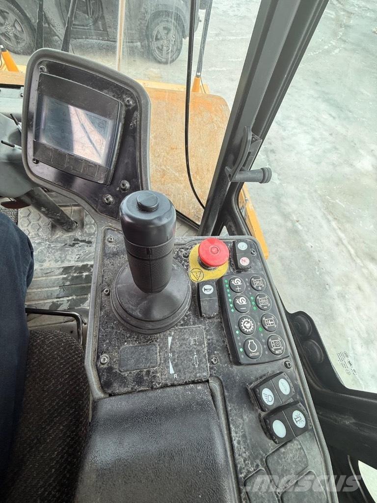 CAT CS 68 B 單輪滾壓機