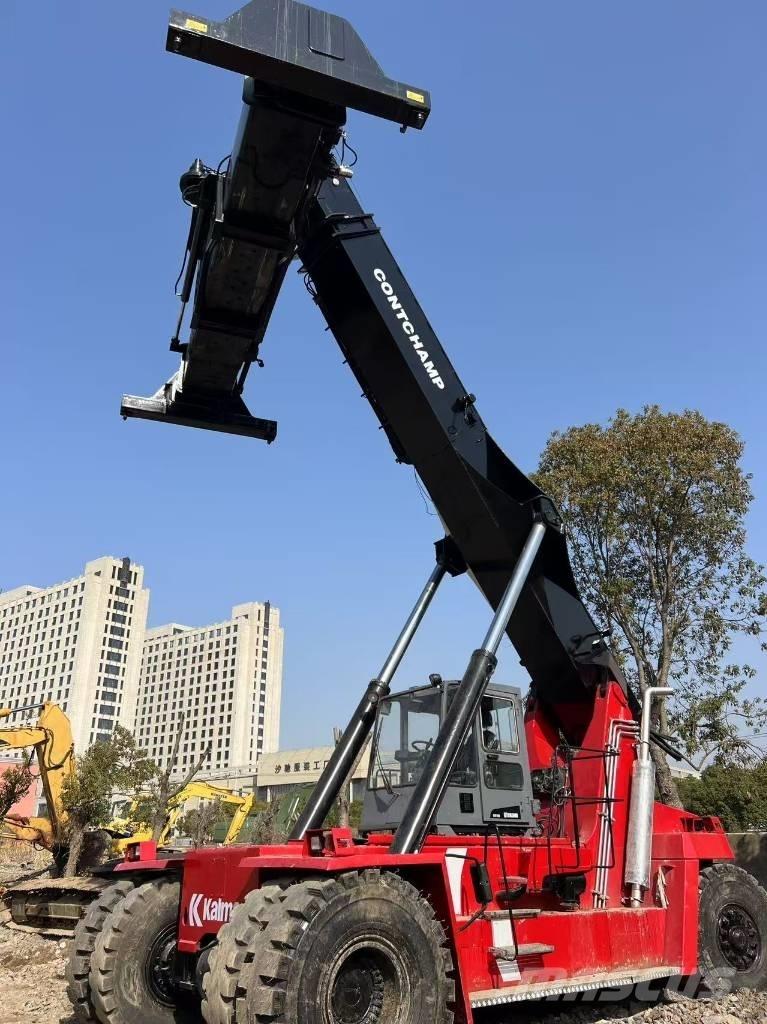 Kalmar DRT 450 前伸型堆積機