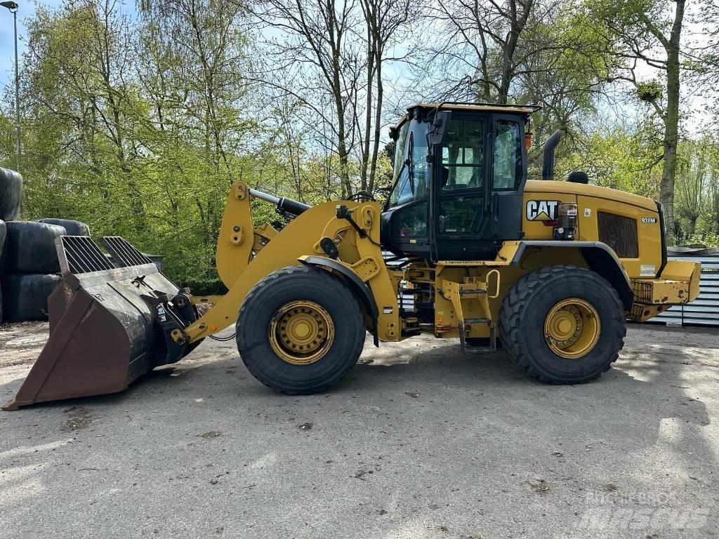 CAT 938M 輪胎式裝載機