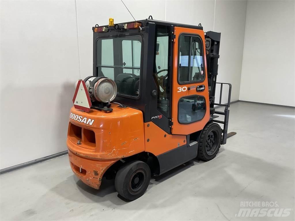 Doosan G30E-5 液化石油氣LPG卡車