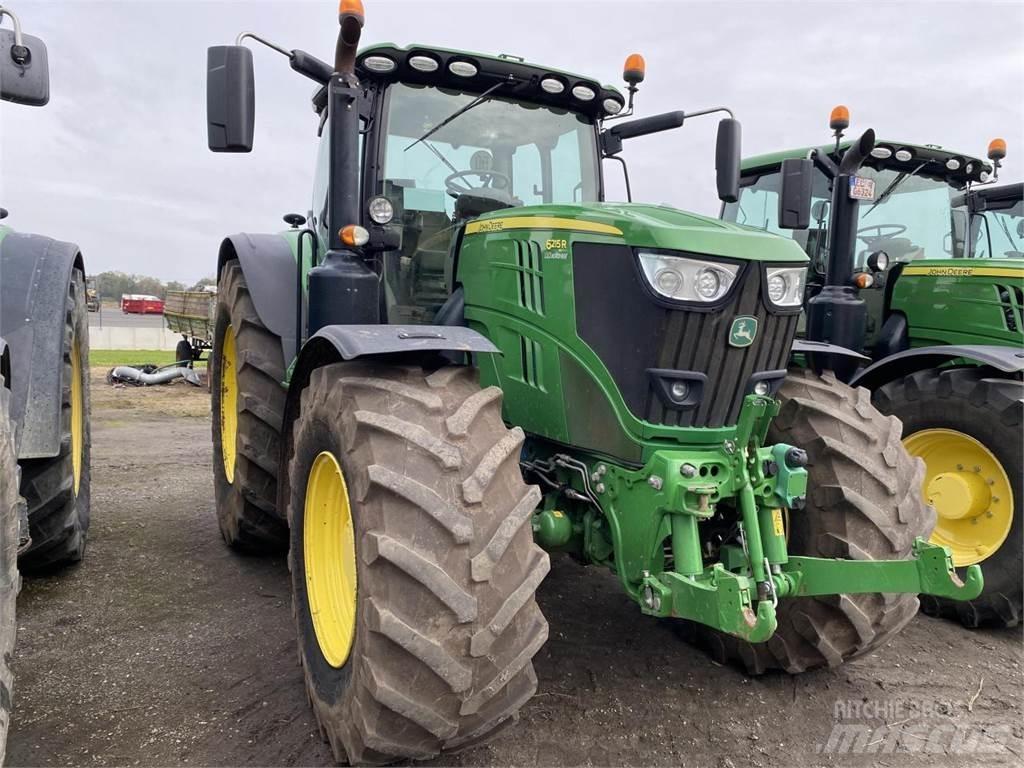 John Deere 6215R 曳引機