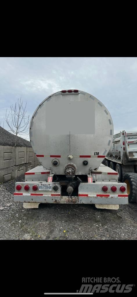 Remtec 4 AXLES 罐體拖車