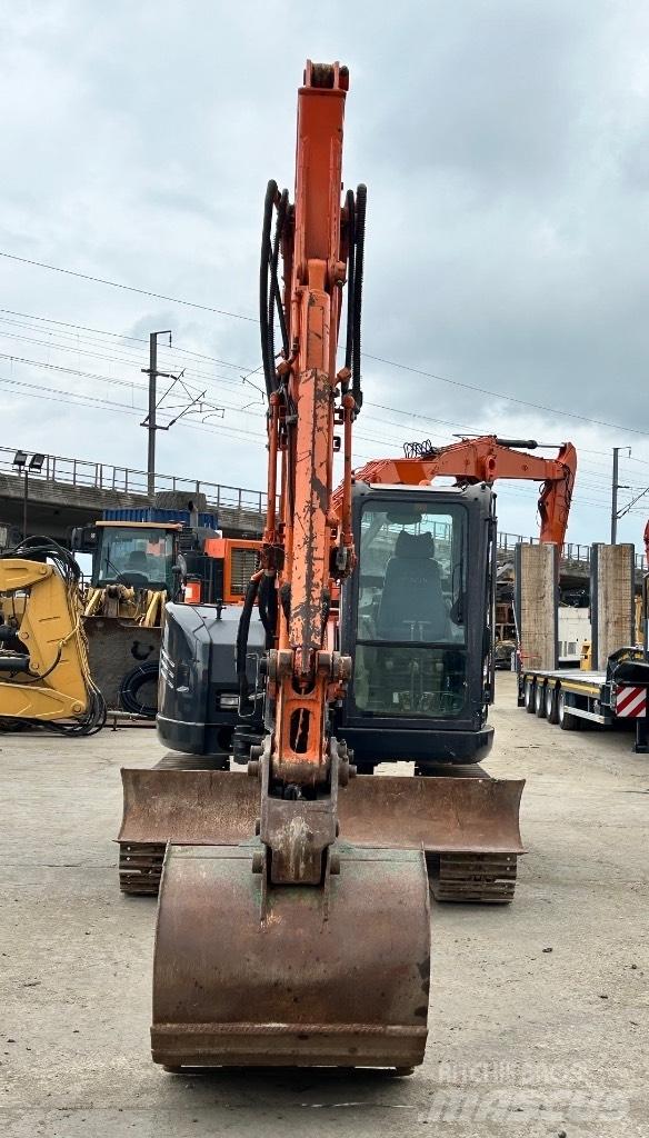 Hitachi Zaxis 85 USB 中型挖土機/掘鑿機/挖掘機 7t-12t