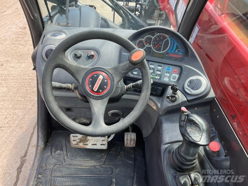 Manitou MT 1135 伸縮臂操作車