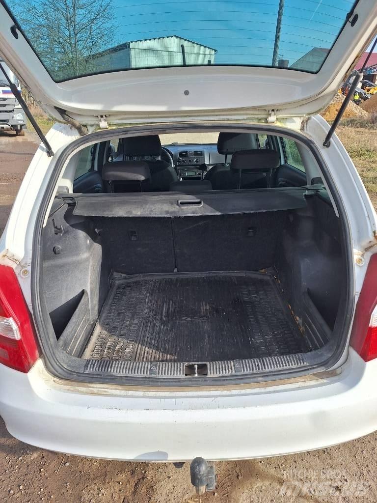 Skoda Fabia 汽車