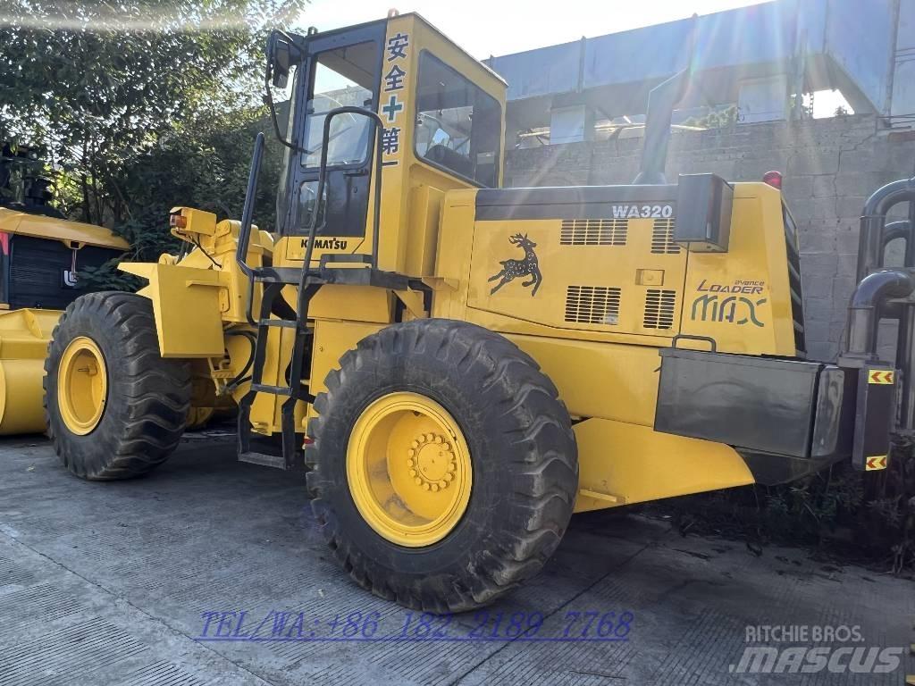 Komatsu WA320 輪胎式裝載機