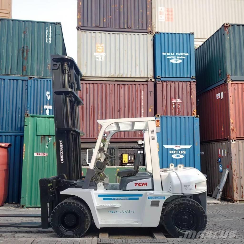 TCM FD 70 Z8 貨箱式卡車