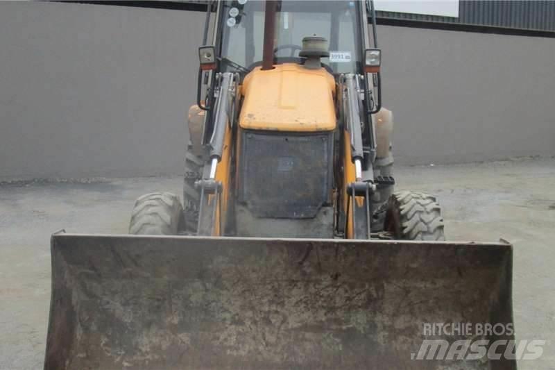 JCB 3DX4 反鏟裝載機
