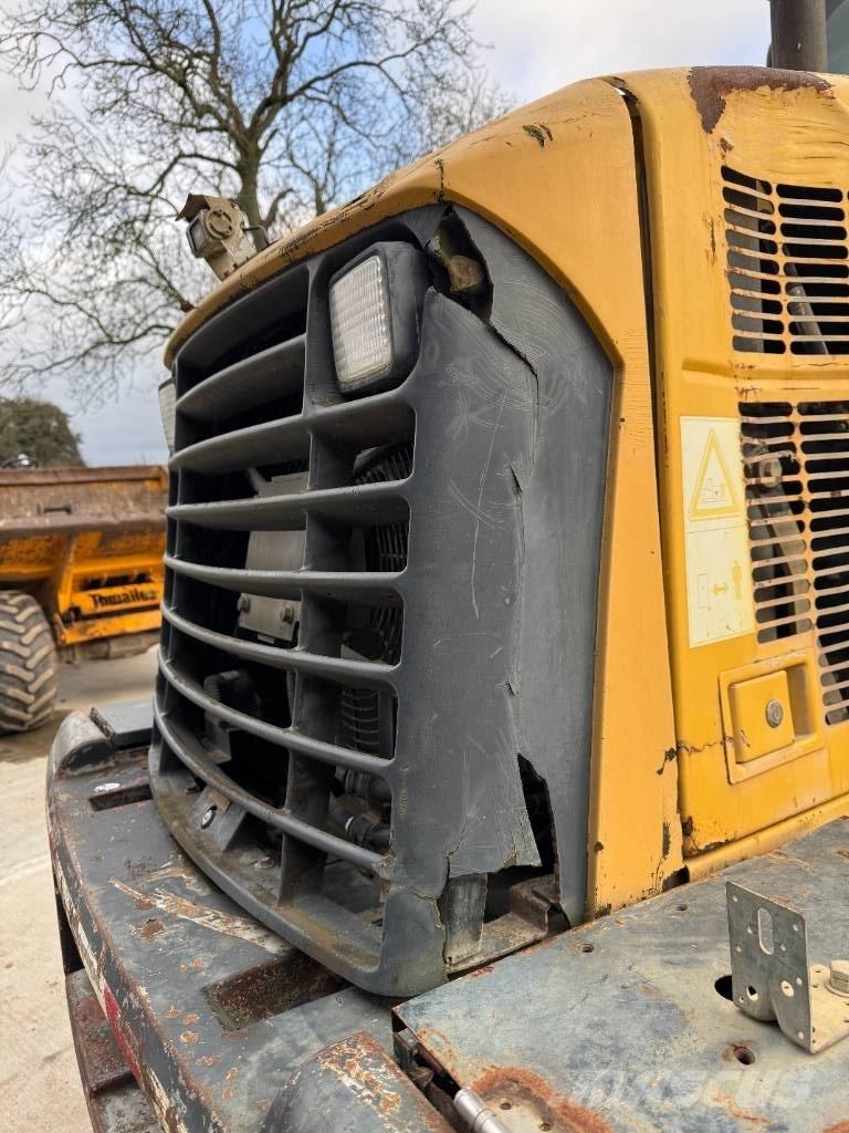 Komatsu WA 200-5 輪胎式裝載機