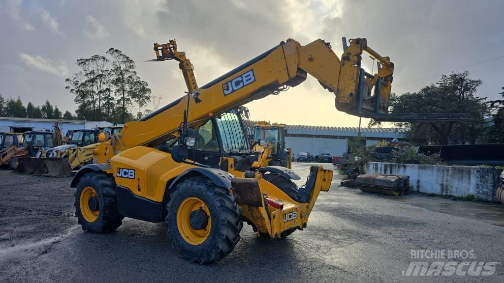 JCB 540-140 伸縮臂操作車