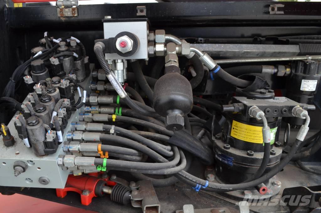 Manitou ManGo 12 曲臂高空作業車