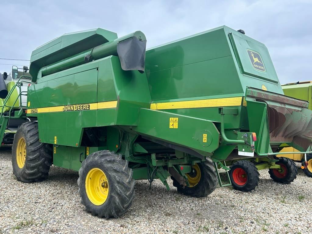 John Deere 2256 聯合收穫機