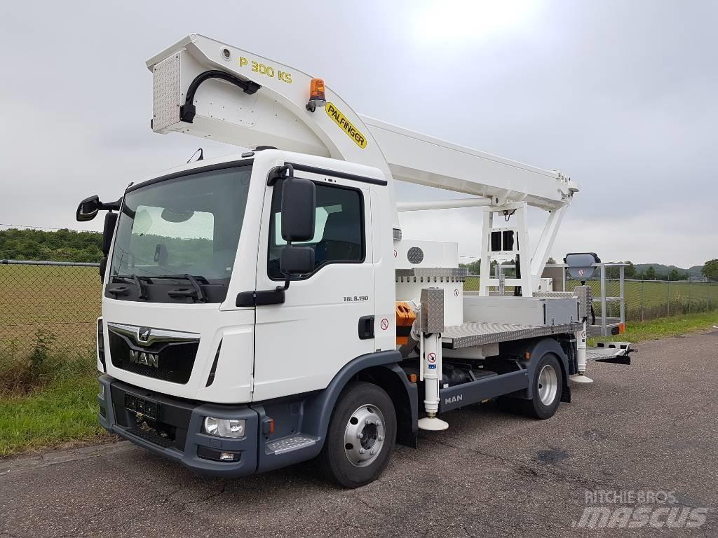 Palfinger P 300 KS 卡車裝載高空作業車