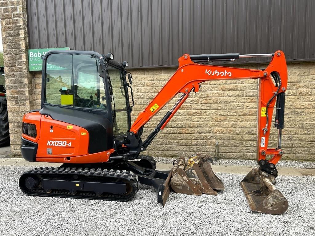 Kubota KX030-4 小型挖土機/掘鑿機<7t(小型挖掘機)