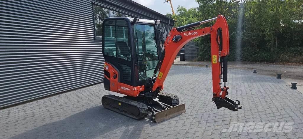 Kubota KX019-4 小型挖土機/掘鑿機<7t(小型挖掘機)