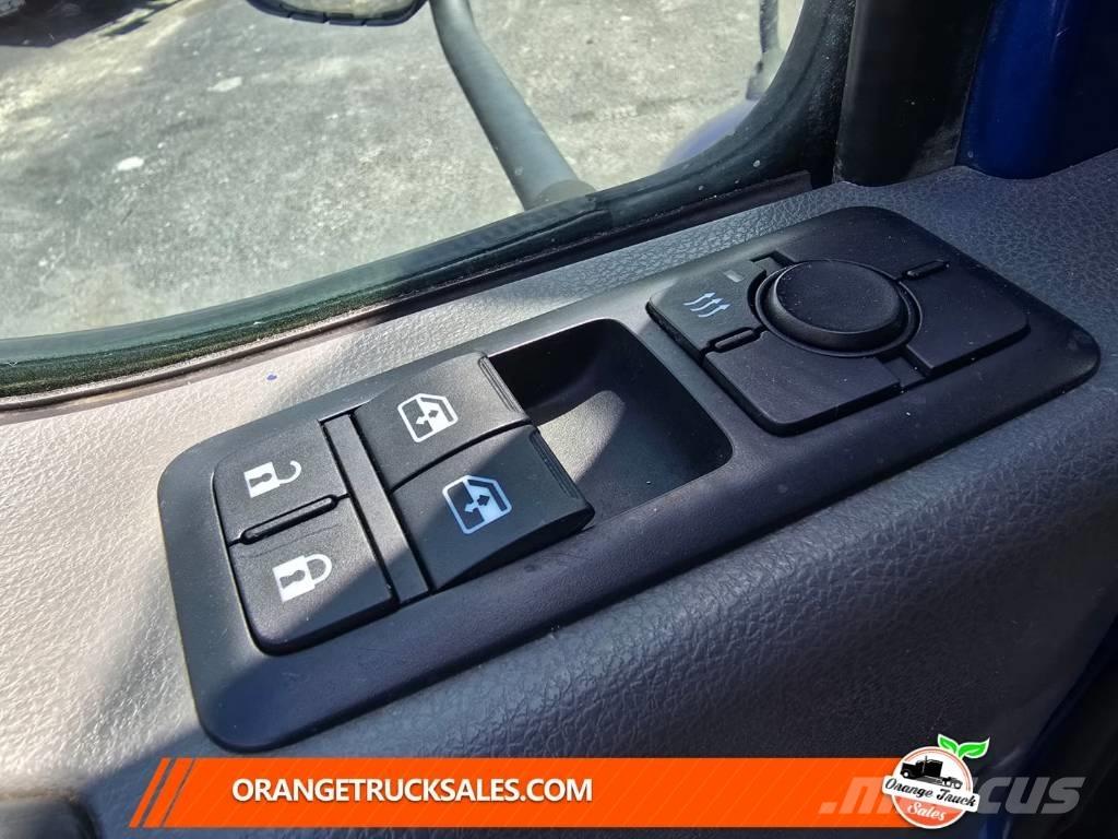 International MV607 平板式/側卸式卡車