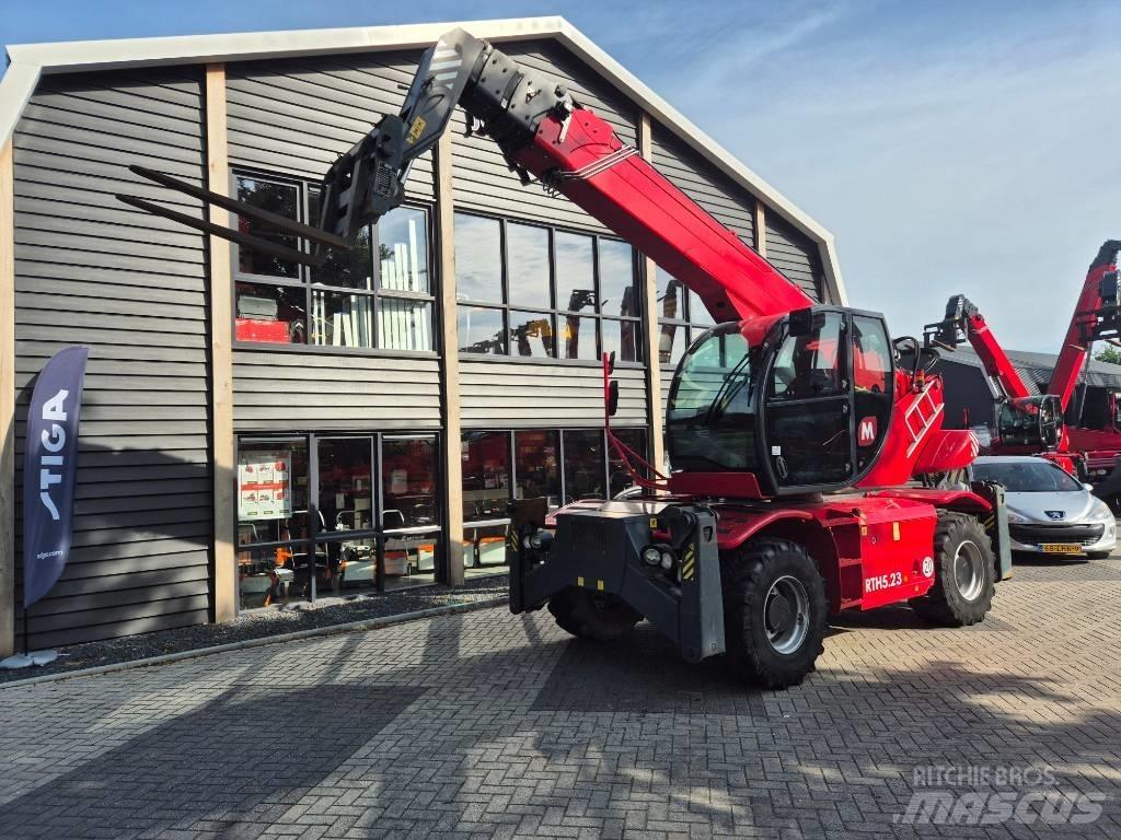 Magni RTH 5.23 D/C 伸縮臂操作車
