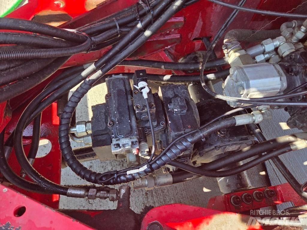 Thaler KL451 A 多功能裝載機