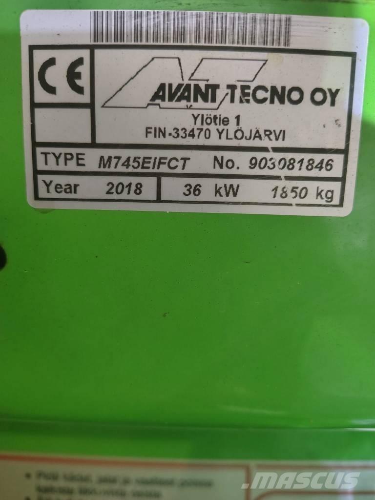 Avant 745 小型裝載機