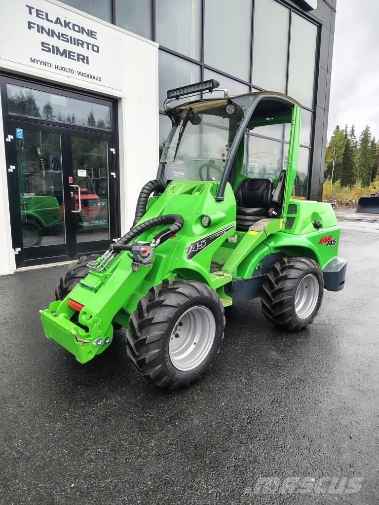Avant 745 小型裝載機