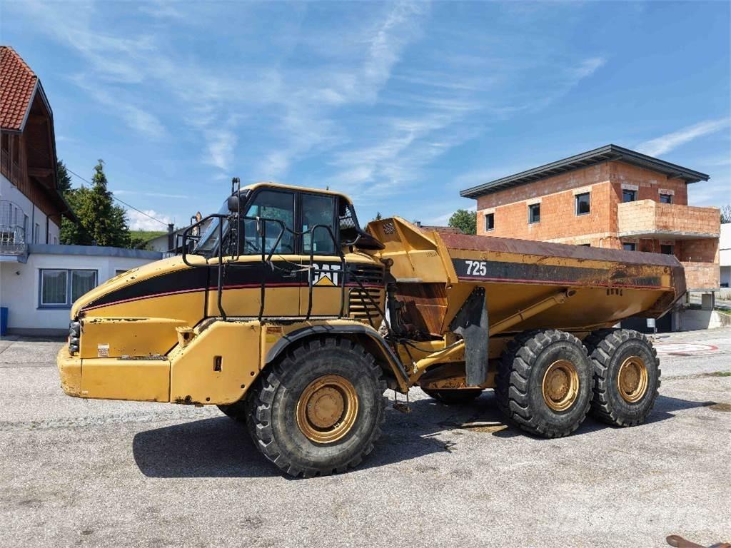 CAT 725 鉸接式起吊車