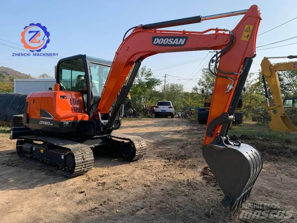 Doosan DX 60 小型挖土機/掘鑿機<7t(小型挖掘機)
