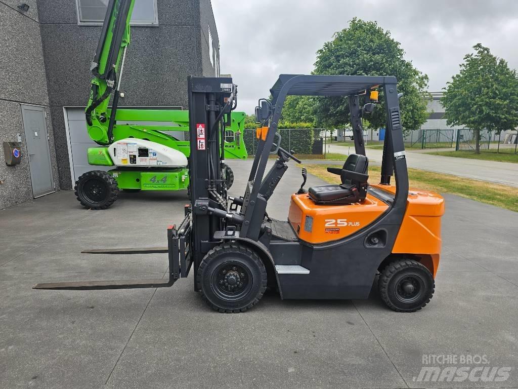 Doosan D 25 G 柴油卡車