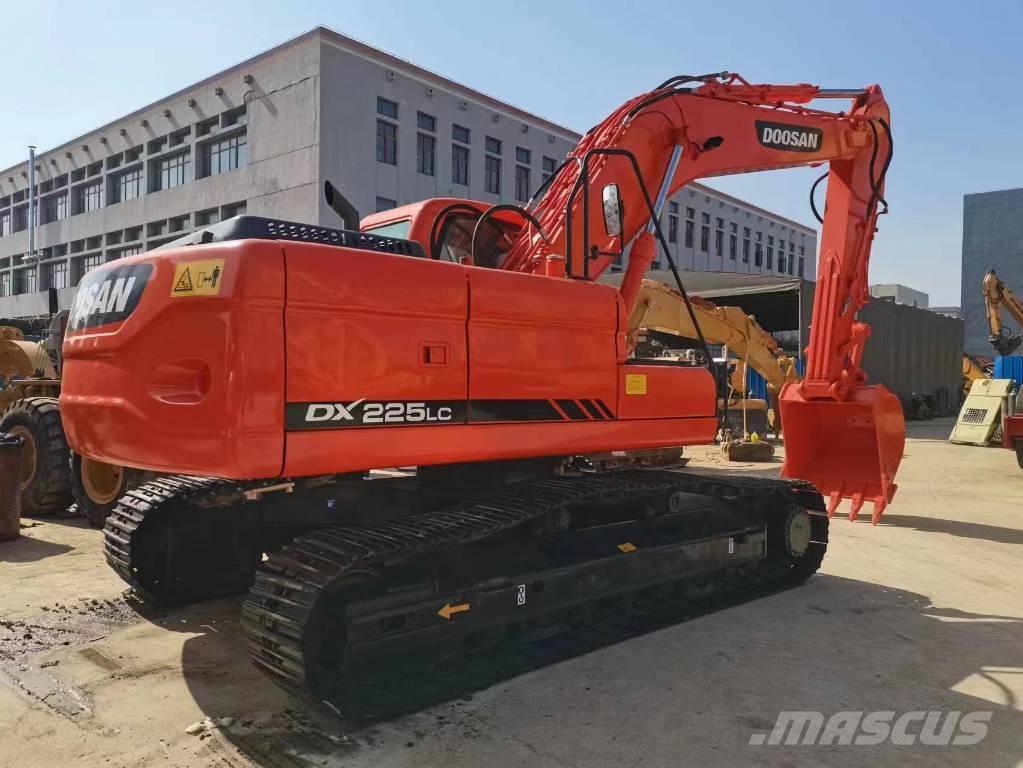 Doosan DX 225 履帶式 挖土機/掘鑿機/挖掘機