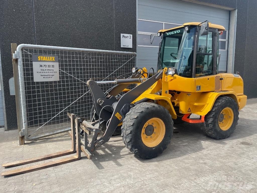 Volvo L30G 小型裝載機