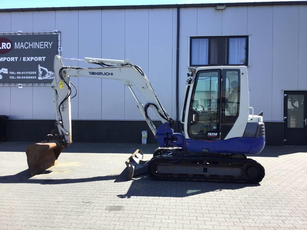 Takeuchi TB 250 小型挖土機/掘鑿機<7t(小型挖掘機)
