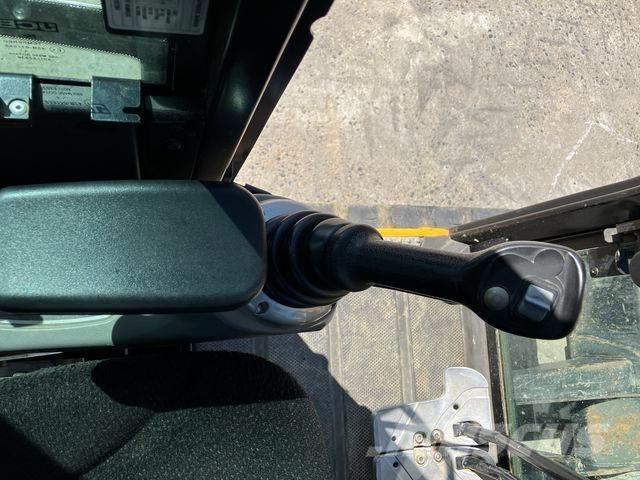 JCB 60 C-2 小型挖土機/掘鑿機<7t(小型挖掘機)