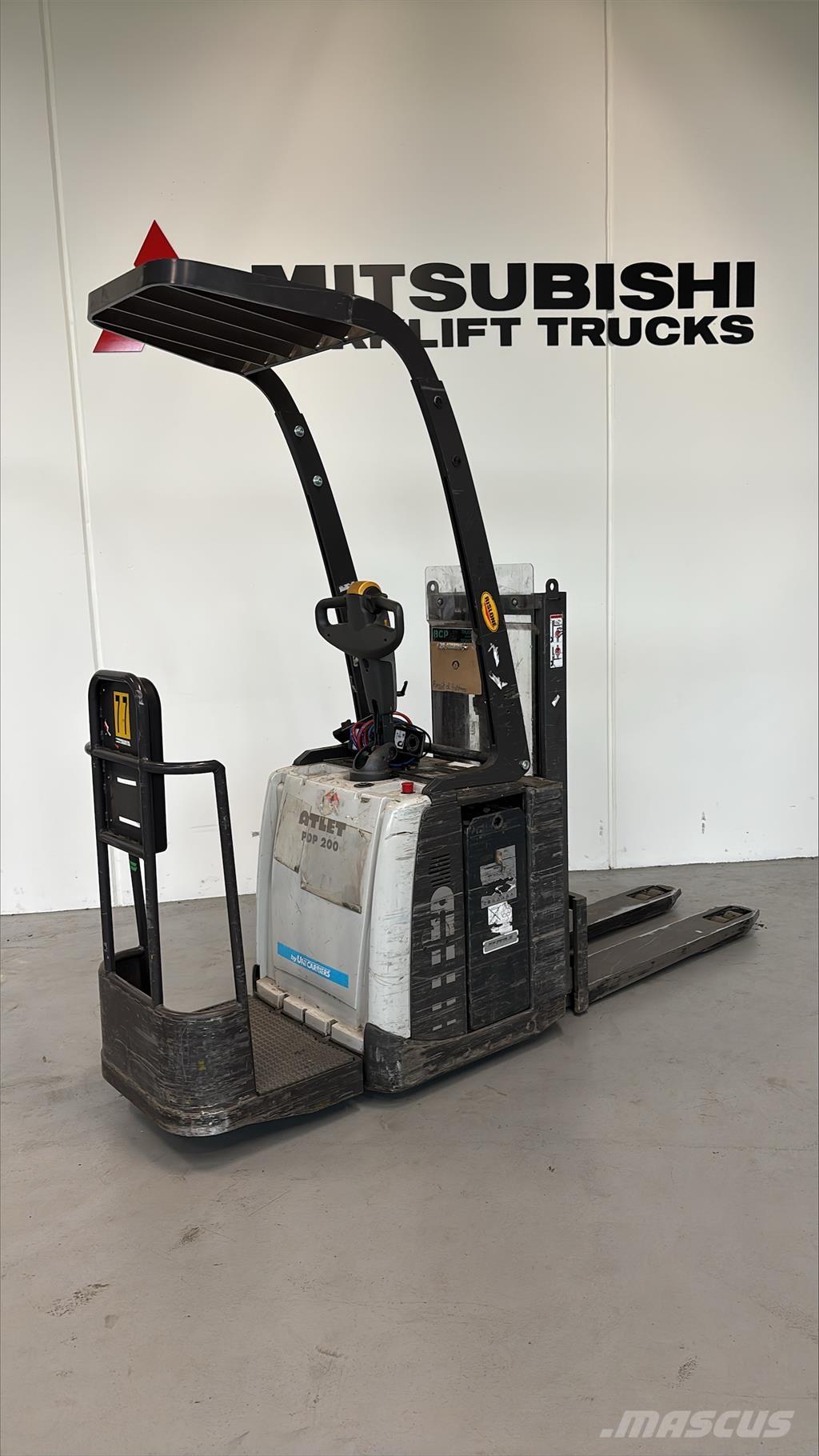 Atlet PDP200 自走式堆積機