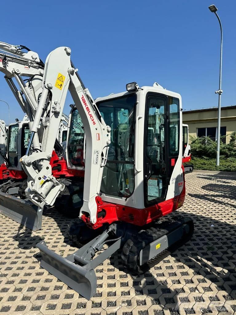 Takeuchi TB216 V0 小型挖土機/掘鑿機<7t(小型挖掘機)