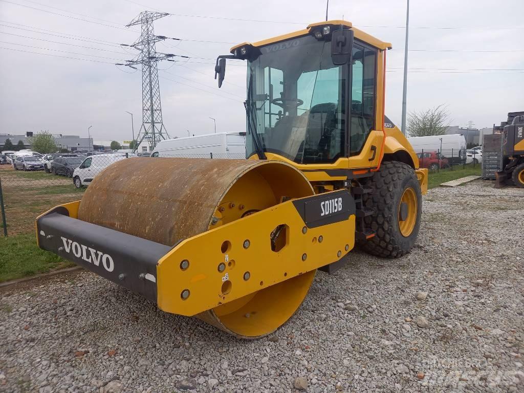 Volvo SD 115 B 單輪滾壓機