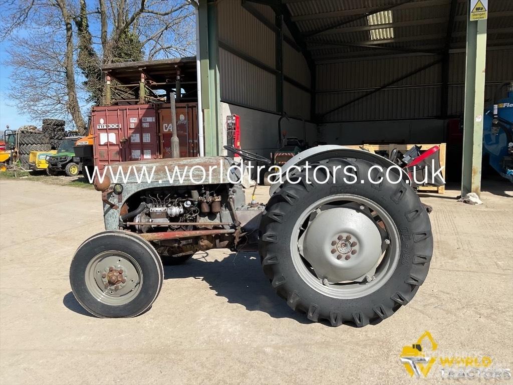 Ferguson TRACTOR 曳引機