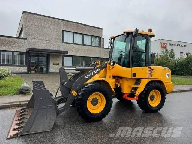Volvo L 30 G 輪胎式裝載機