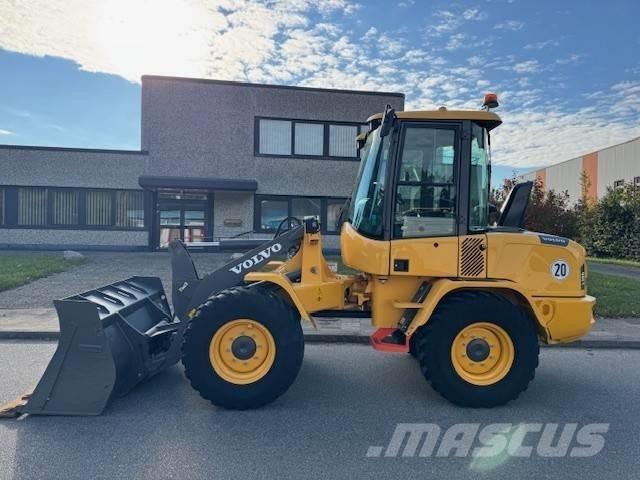Volvo L 30 G 輪胎式裝載機
