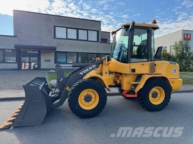 Volvo L 30 G 輪胎式裝載機