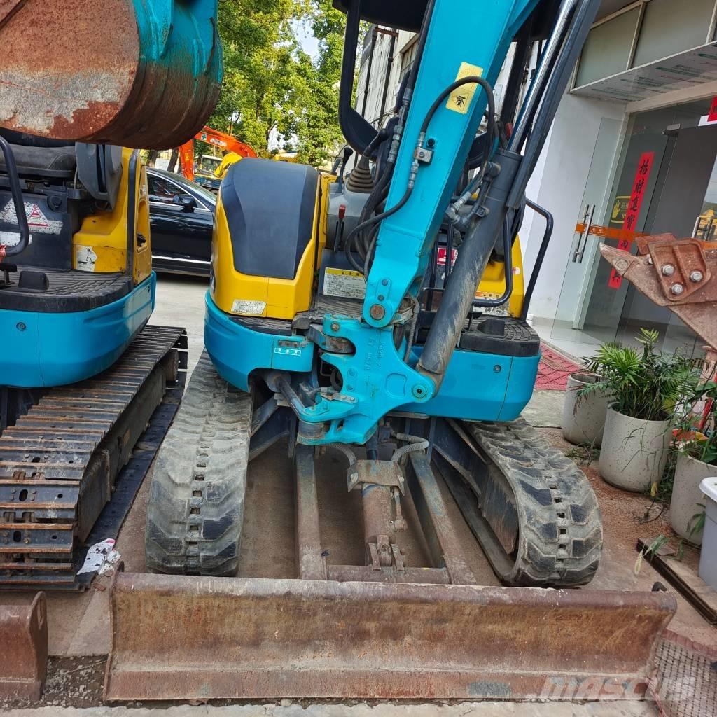 Kubota U 30 小型挖土機/掘鑿機<7t(小型挖掘機)