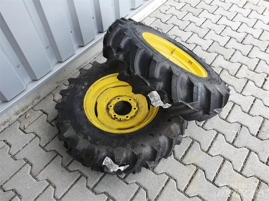 Titan 8-16 x2 輪胎、車輪和輪圈