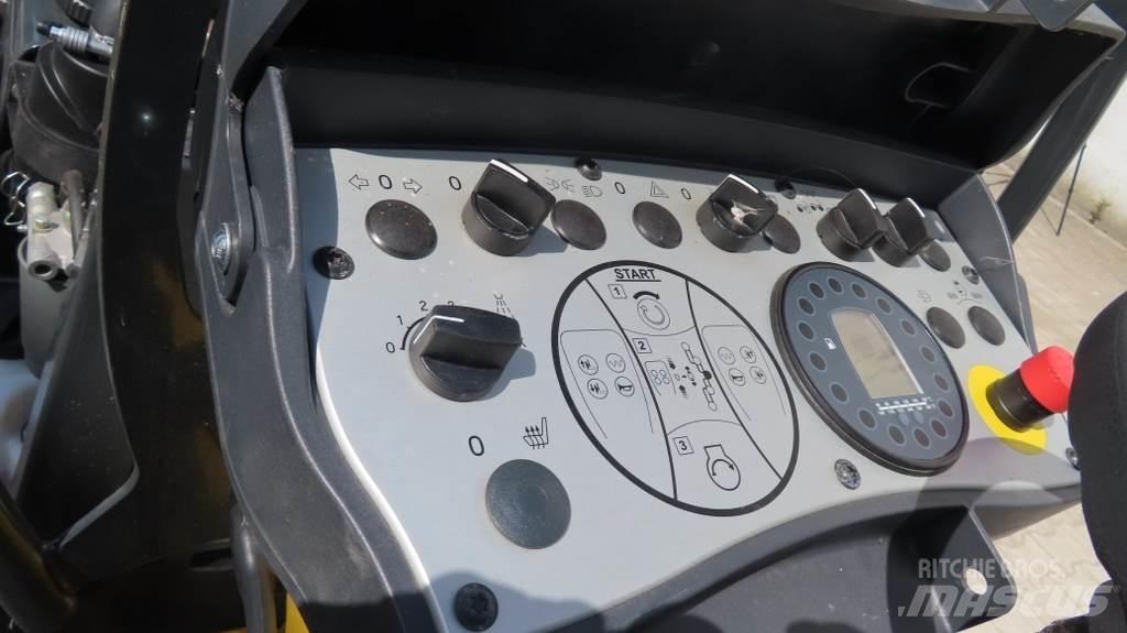 Bomag BW80 AD-5 雙輪滾壓機