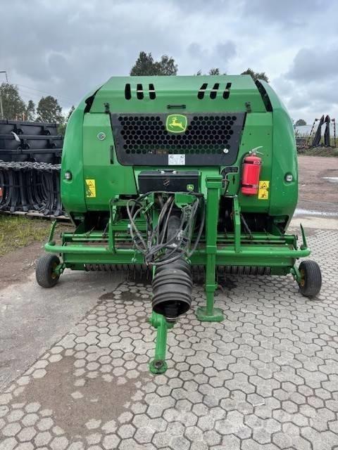 John Deere F 440 R 圓型牧草打包機