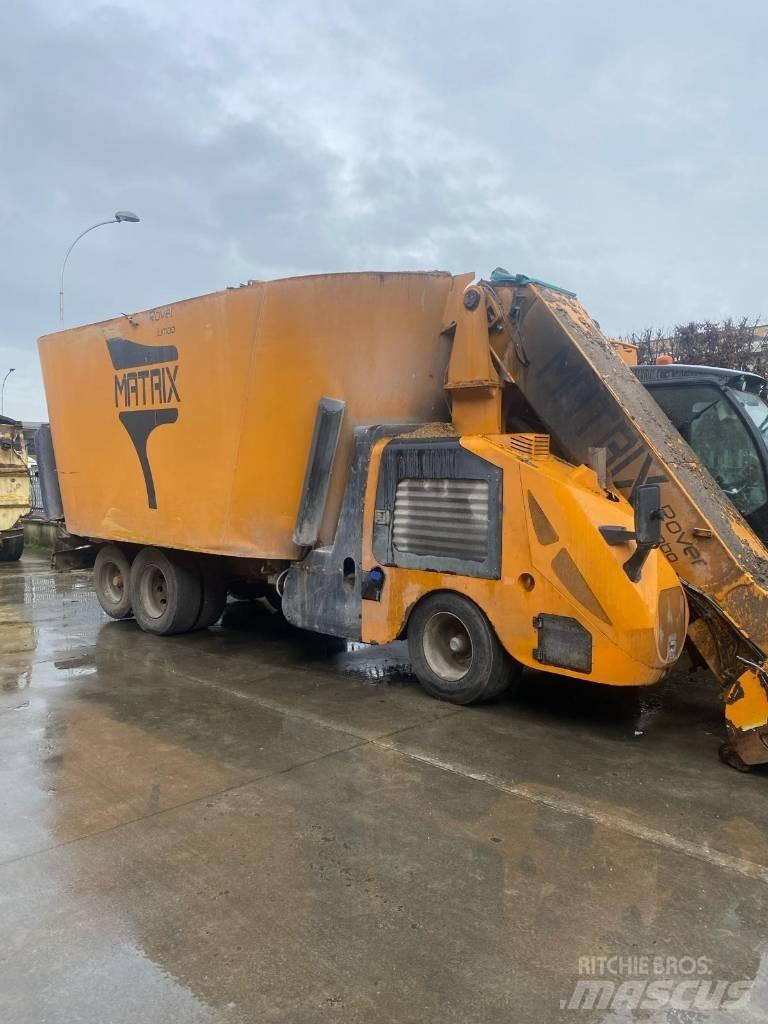  Matrix Rover Jumbo 混合餵料機