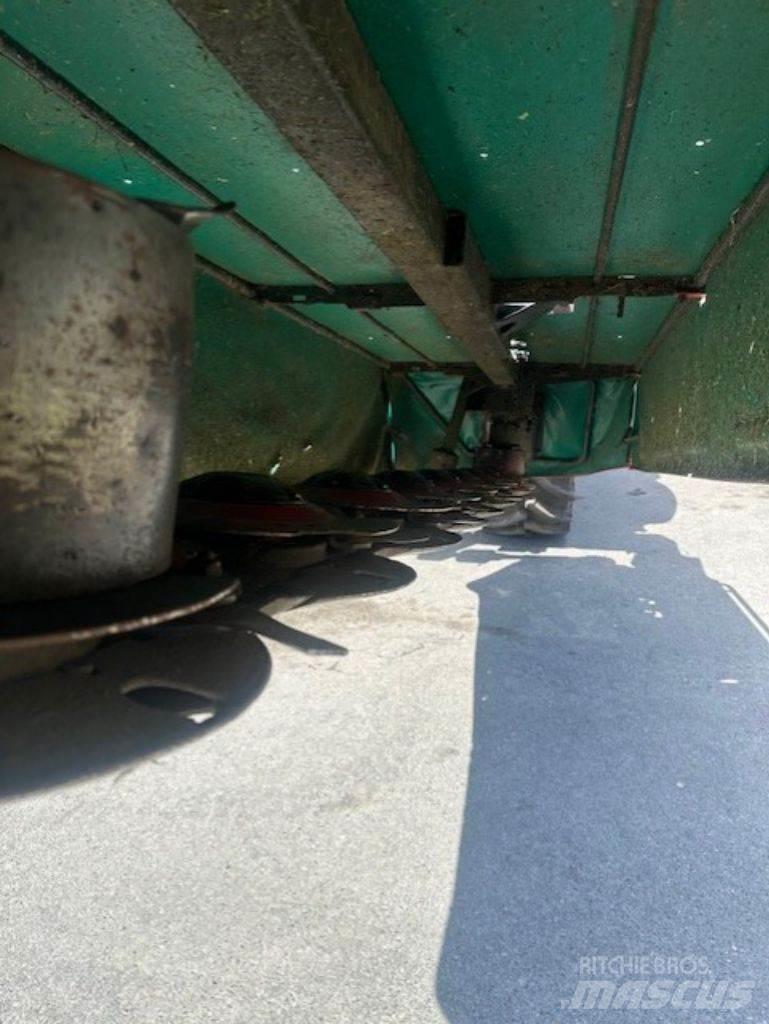 Kverneland 2540 MH 割草調節裝置