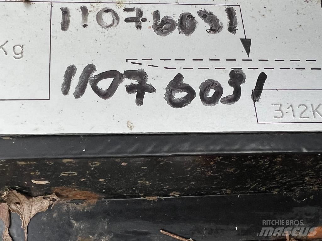 JCB QFIT HEADSTOCK 其他裝載挖掘裝置和配件