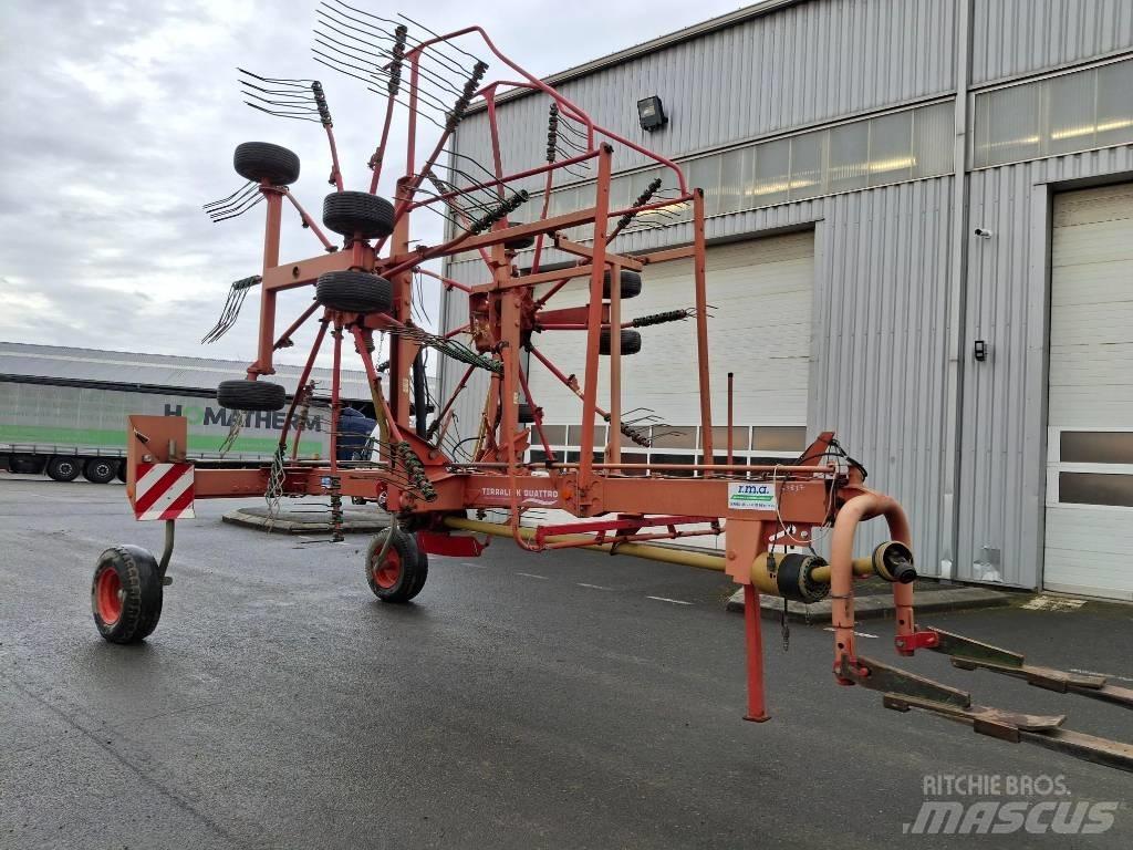 Fella TS 1402 堆草機