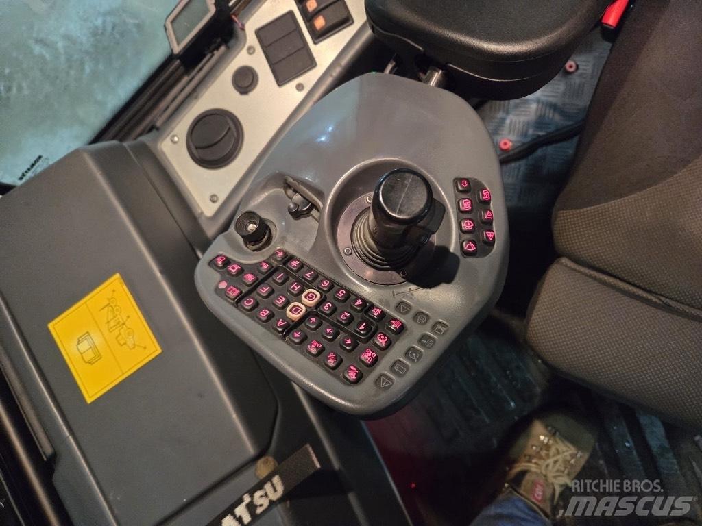 Komatsu 855.1 集運機